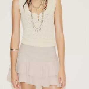 Women  skort with ruffles tan sz med new with tags zara brand